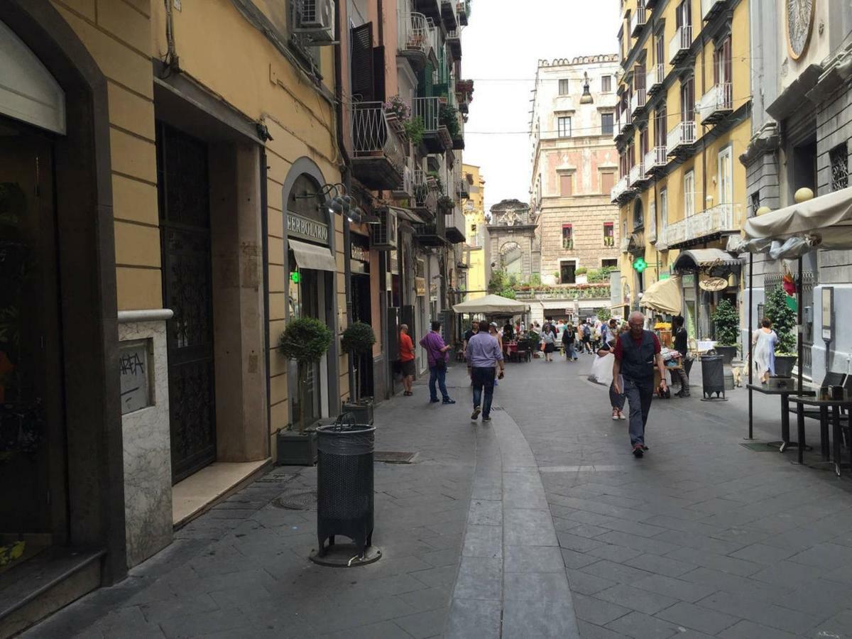 Appartamentino 116 Via Chiaia Naples Exterior photo