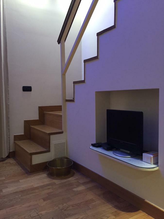 Appartamentino 116 Via Chiaia Naples Exterior photo