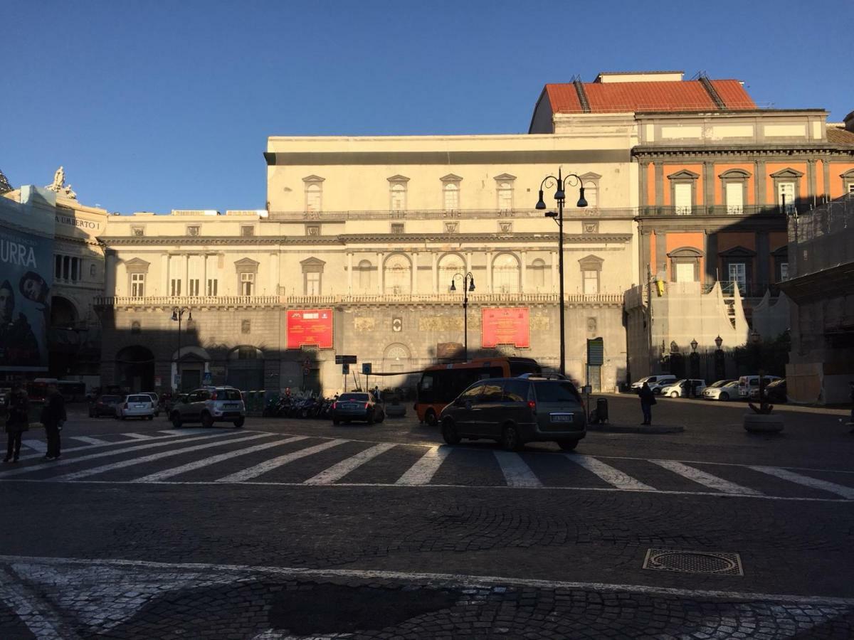 Appartamentino 116 Via Chiaia Naples Exterior photo