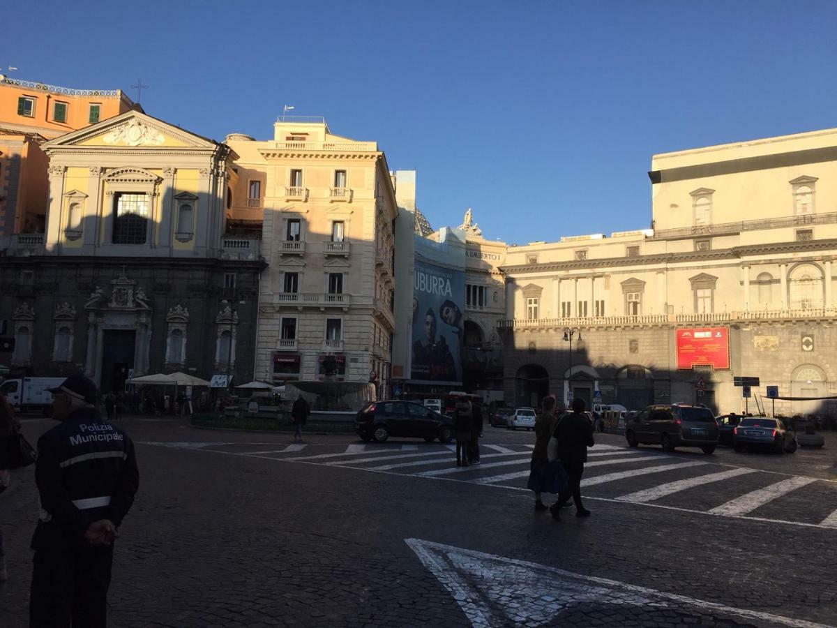 Appartamentino 116 Via Chiaia Naples Exterior photo